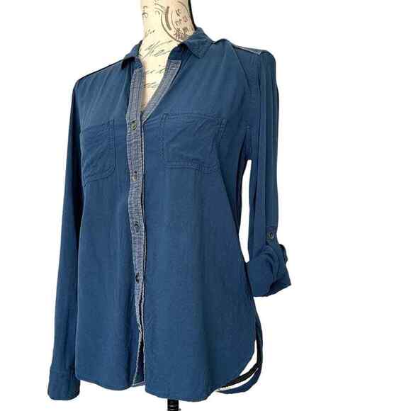 Rock & Republic Blue Roll Sleeve Button Front Shirt V-Neck Size XS - Picture 3 of 8